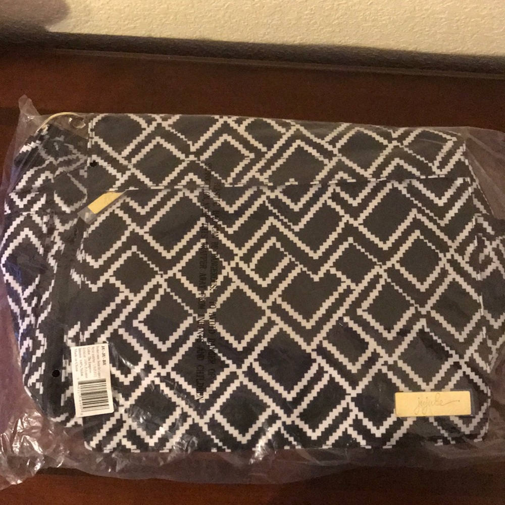Diaper bag. Ju-Ju-Be brand. The Empress color - Picture 4 of 8